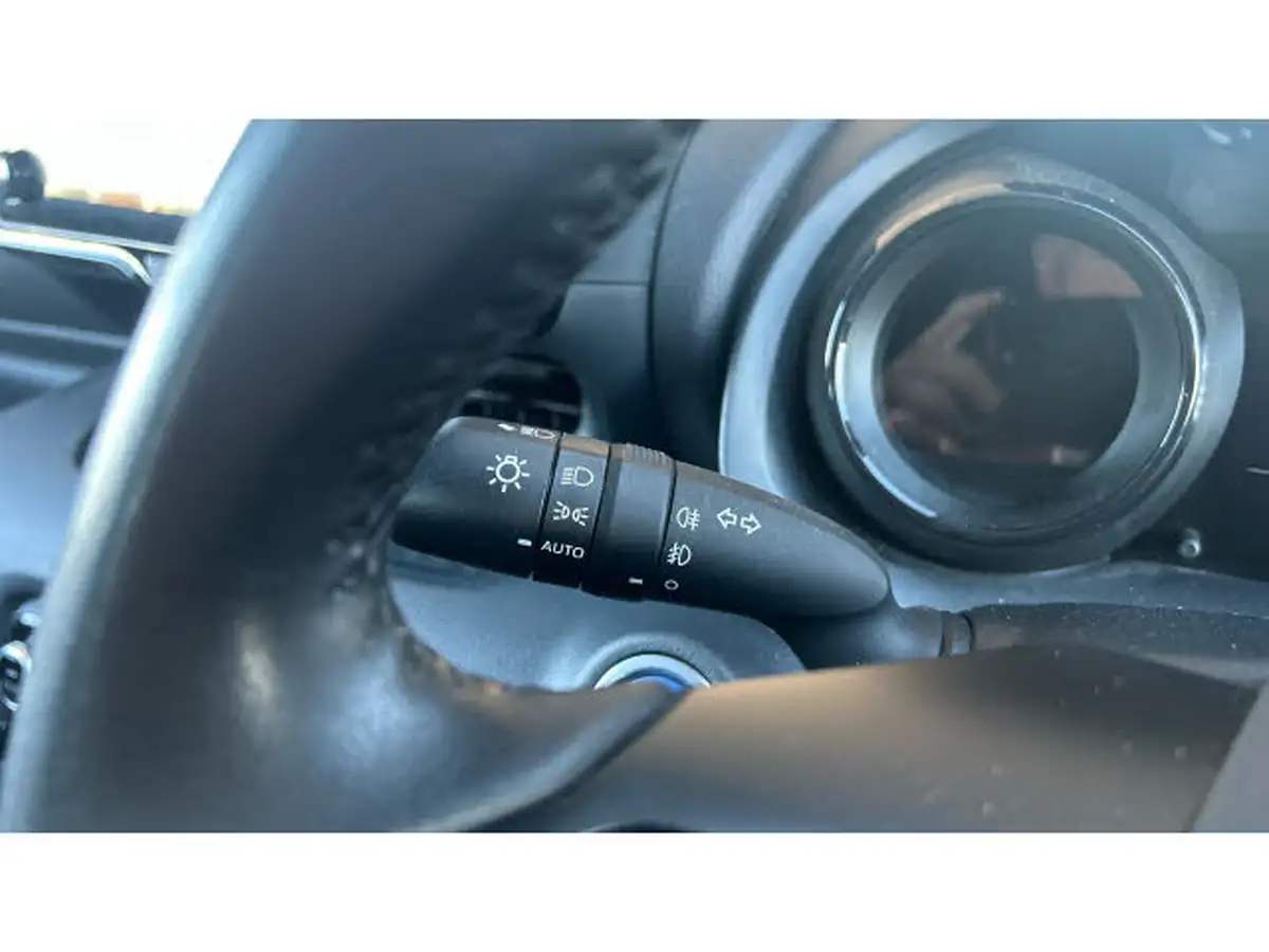 2022-toyota-yaris-15-vvt-i-dynamic-big-38