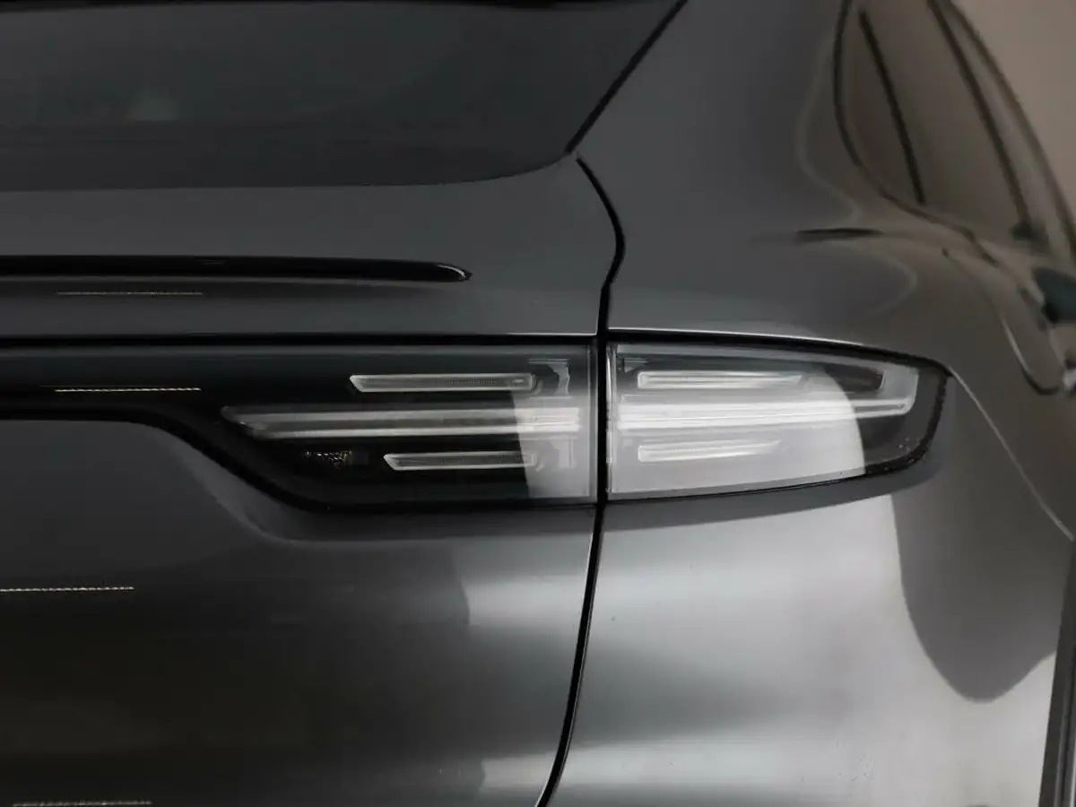2022-porsche-cayenne-30-v6-e-hybrid-coupe-big-13