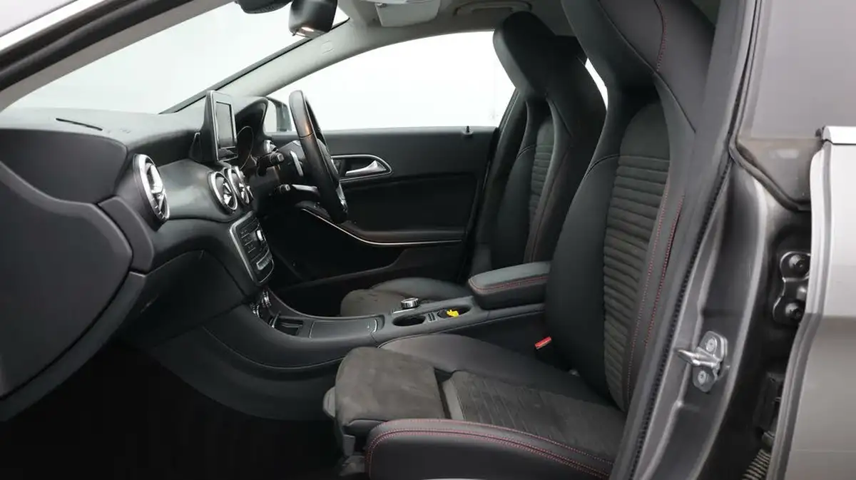 2019-mercedes-benz-cla-16-cla-200-amg-line-edition-coupe-4d-7g-dct-big-14