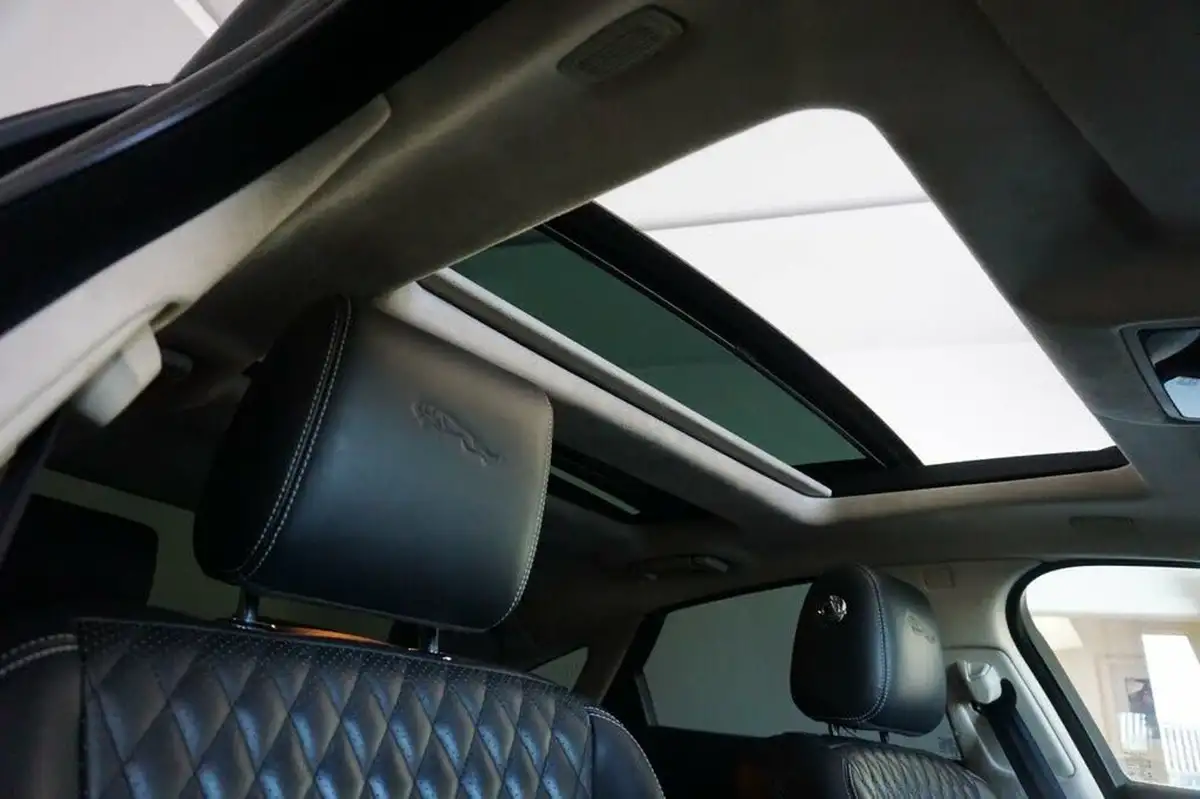 2017-jaguar-xj-series-30td-xj-portfolio-swb-big-18