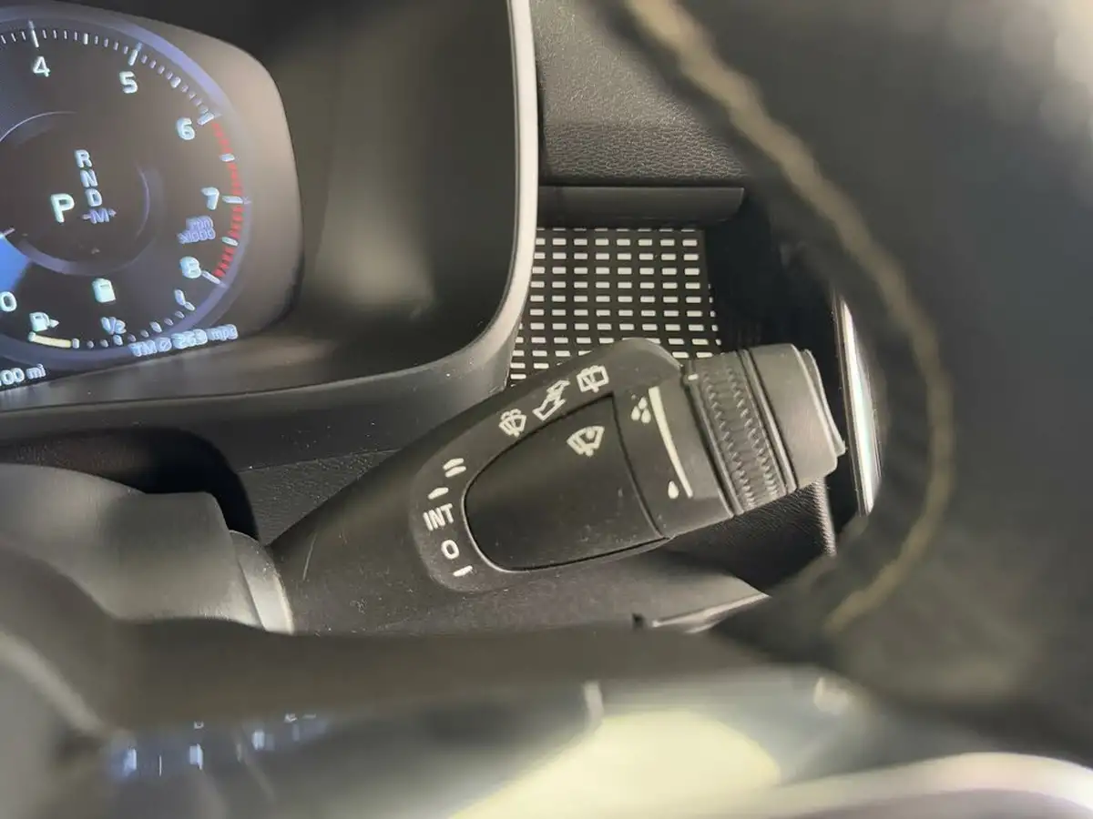 2021-volvo-xc40-20-b4-r-design-194bhp-awd-auto-big-28