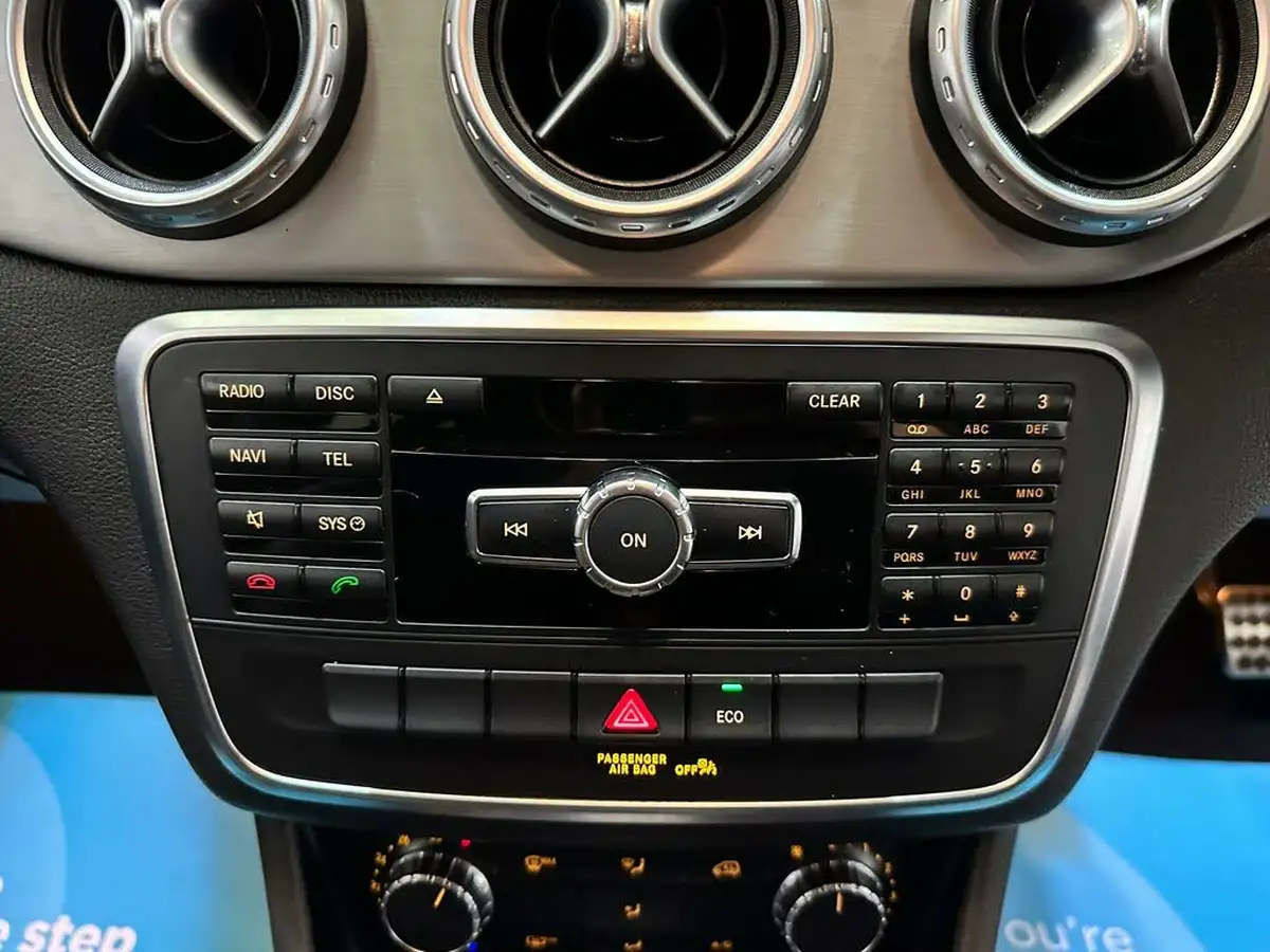 2014-mercedes-benz-gla-class-21cdi-amg-line-136bhp-gla-200-cdi-big-9