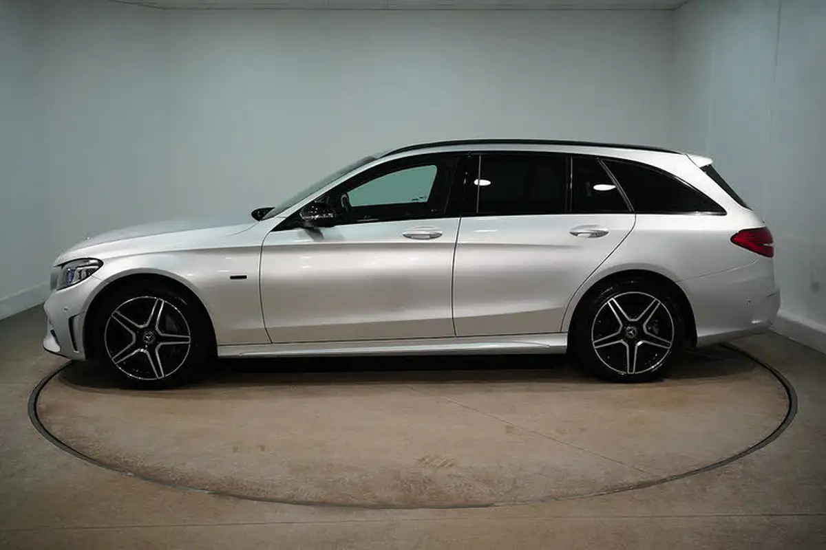 2021-mercedes-benz-c-class-20-c300e-amg-line-night-edition-premium-estate-5d-big-4