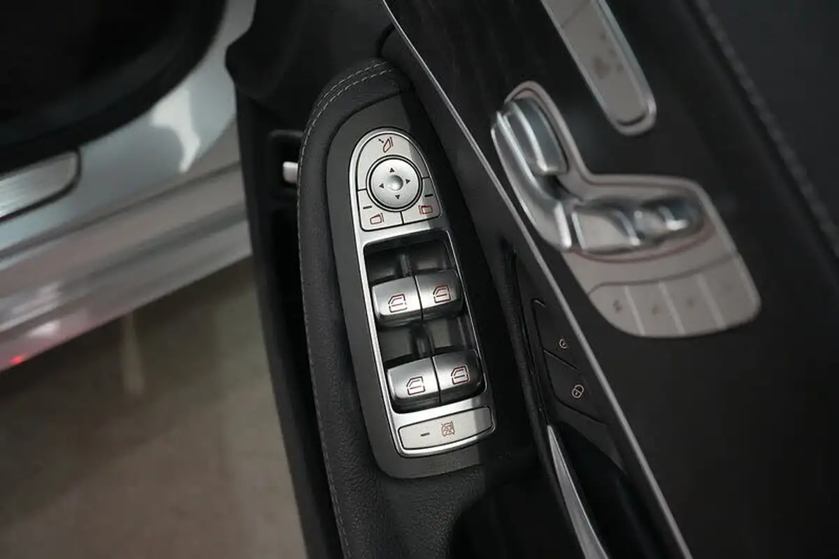 2021-mercedes-benz-c-class-20-c300e-amg-line-night-edition-premium-estate-5d-big-23