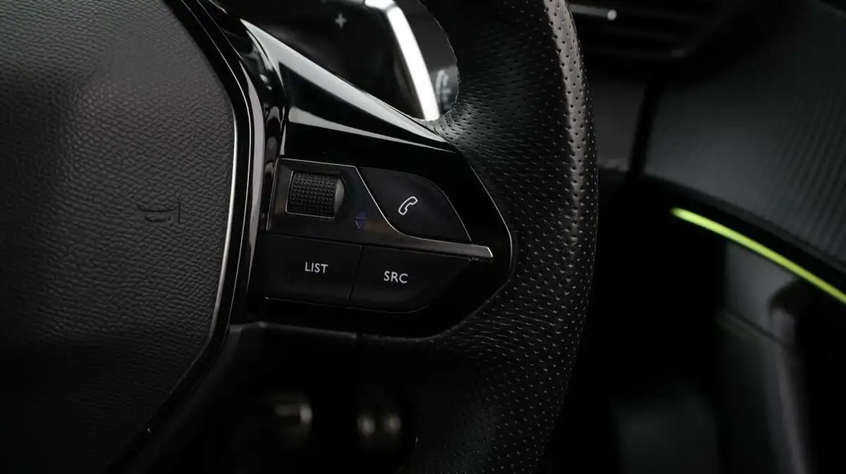 2021-peugeot-2008-suv-12-puretech-gt-premium-155bhp-eat8-big-21