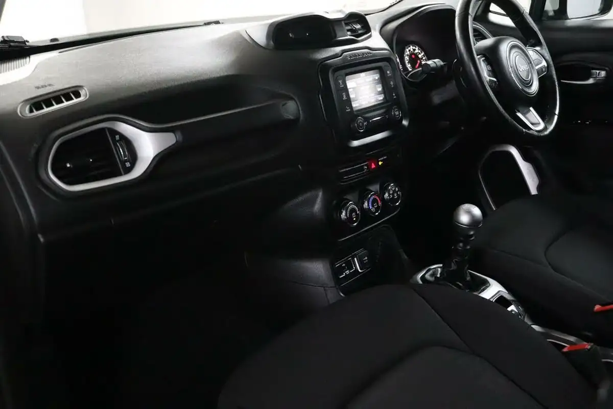 2017-jeep-renegade-16-multijet-ii-longitude-big-29