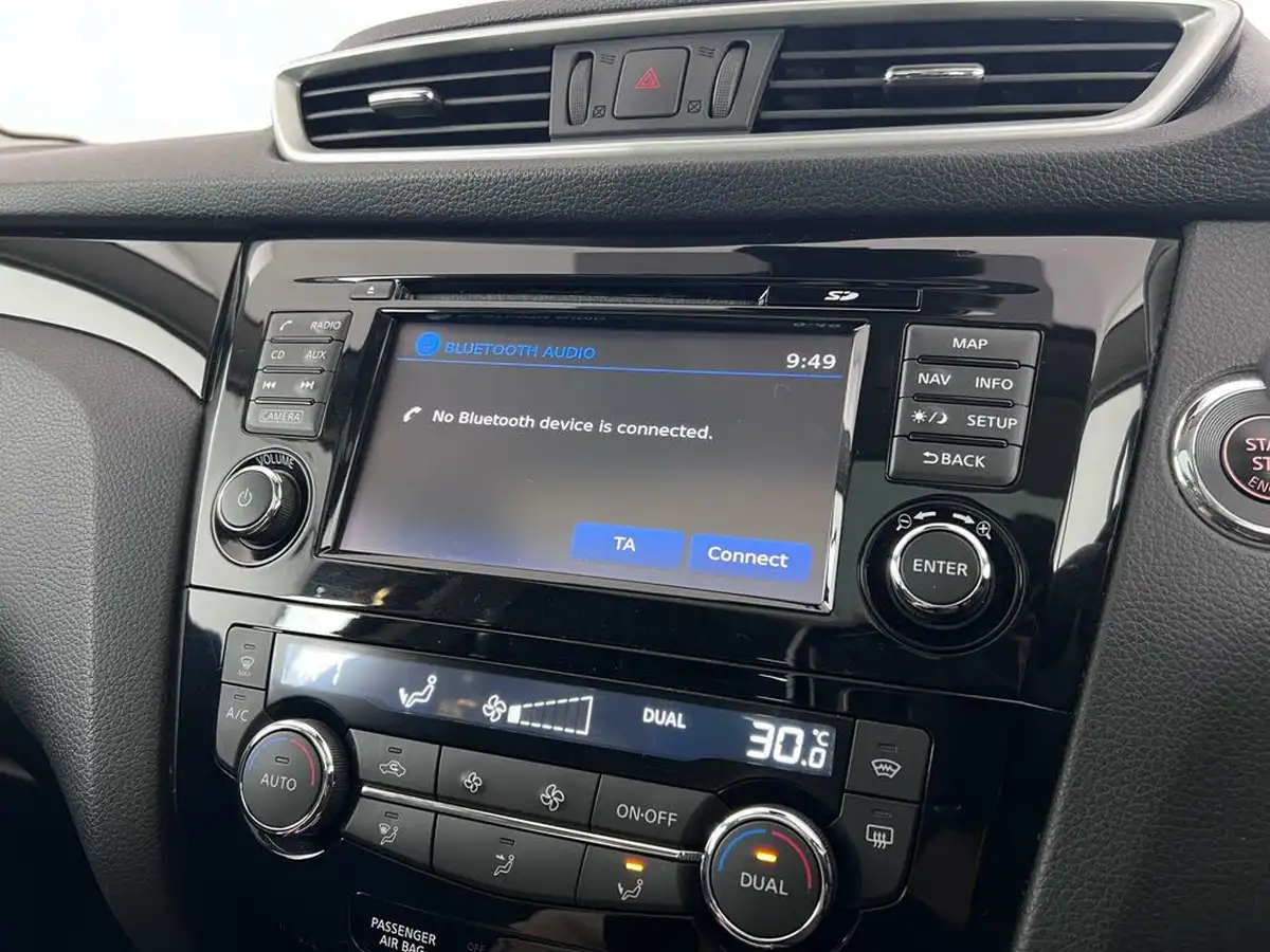 2017-nissan-qashqai-12-dig-t-tekna-big-32