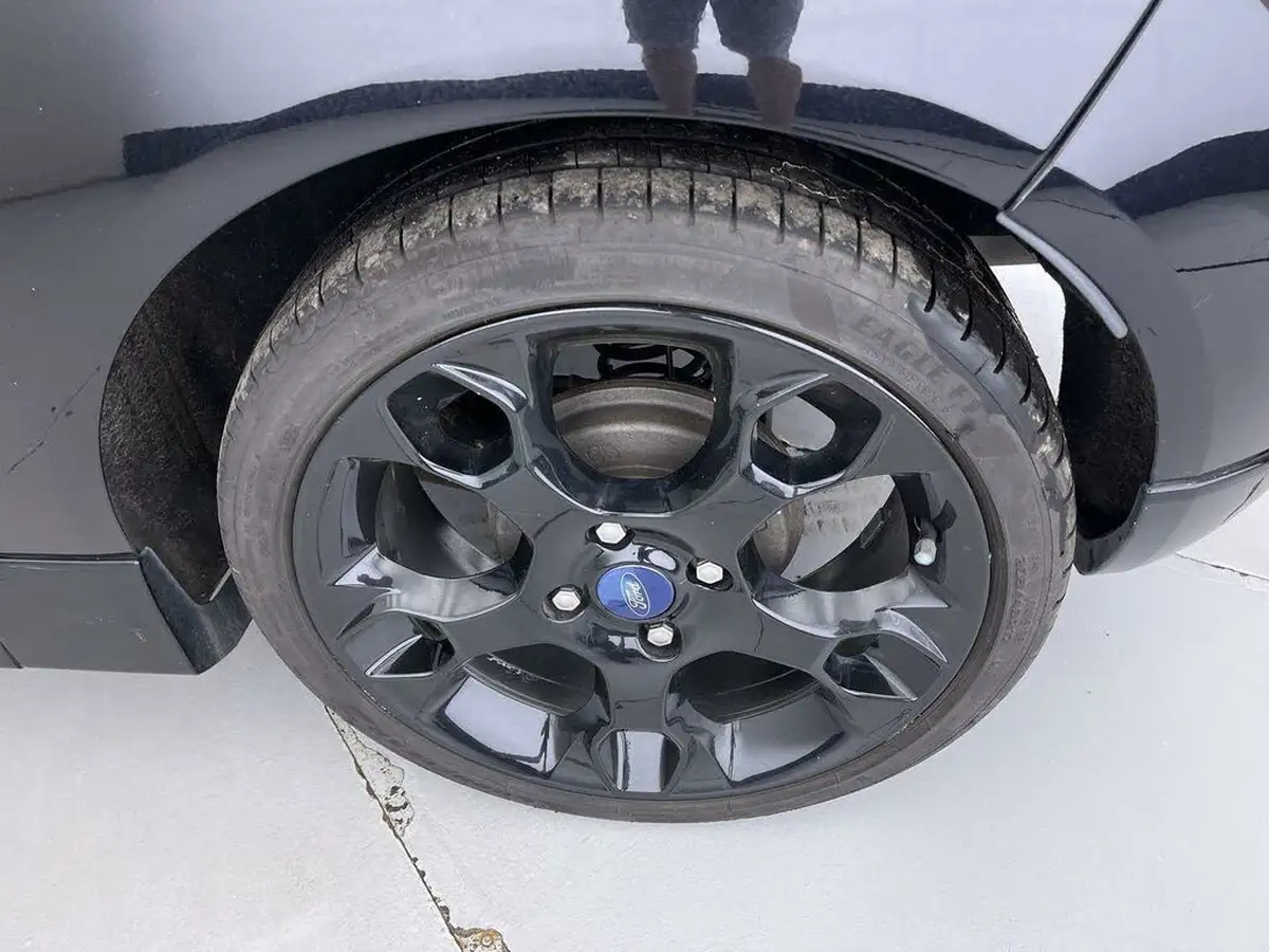 2012-ford-fiesta-16-metal-big-7