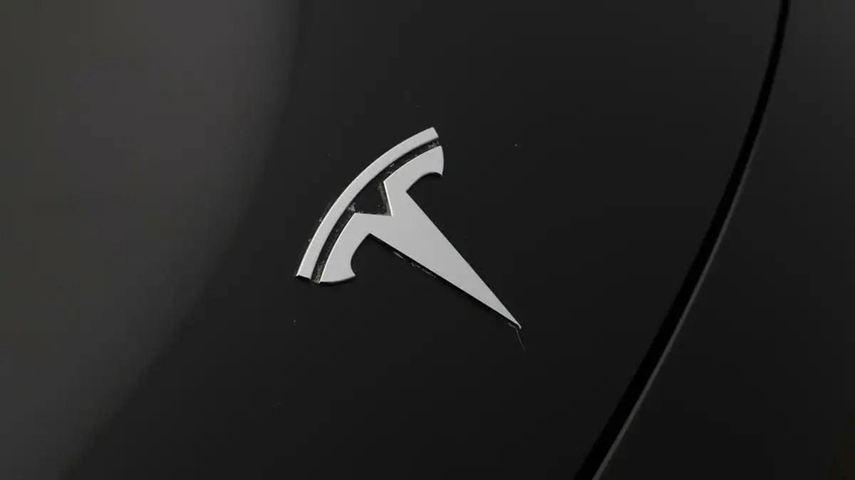 2022-tesla-model-y-e-long-range-big-22