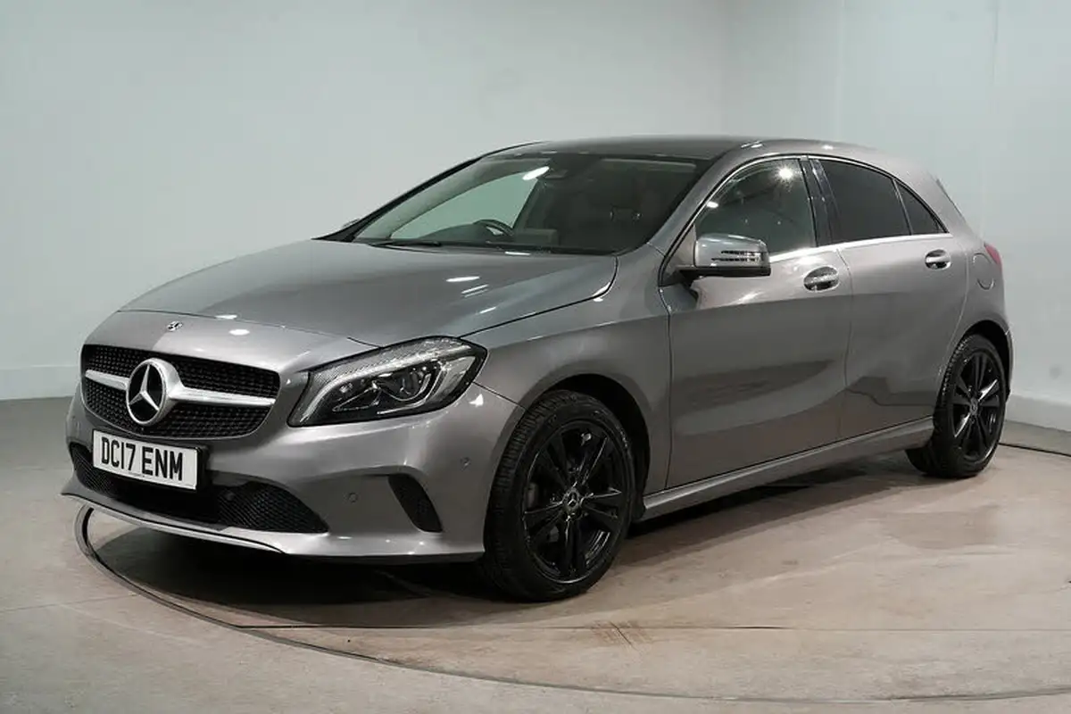 2017-mercedes-benz-a-class-15d-a180d-sport-premiumss-7g-dct-big-7
