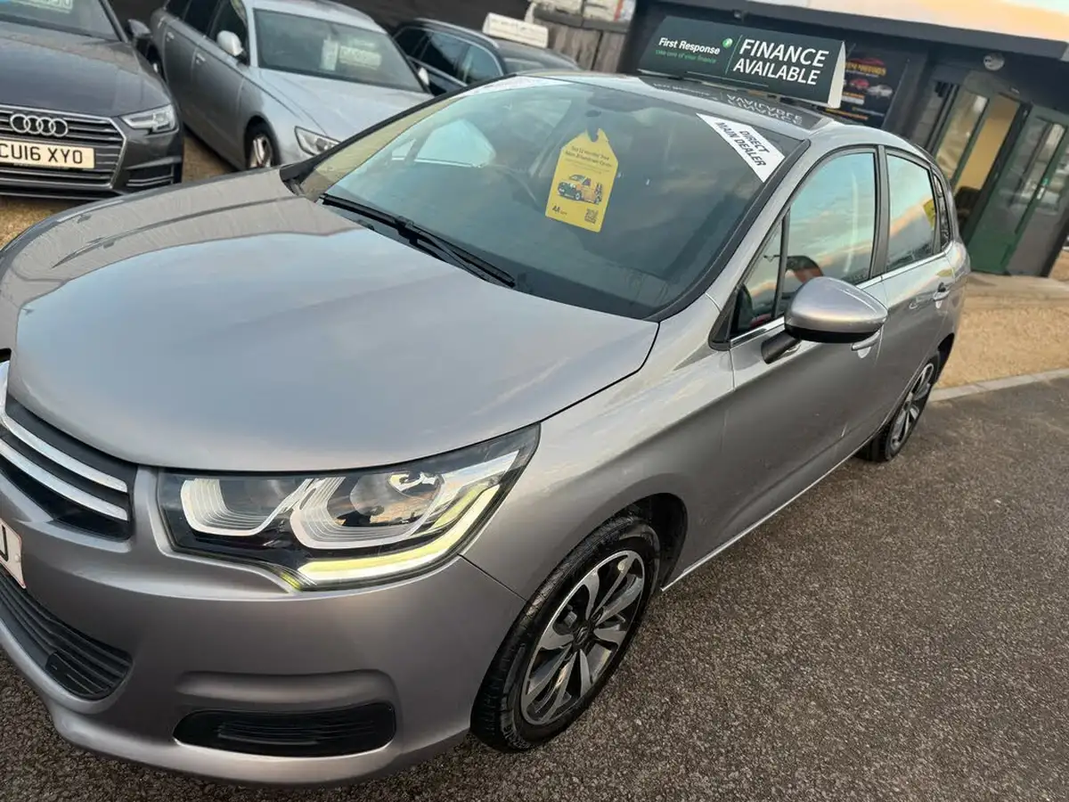 2017-citroen-c4-16bluehdi-edition-big-14