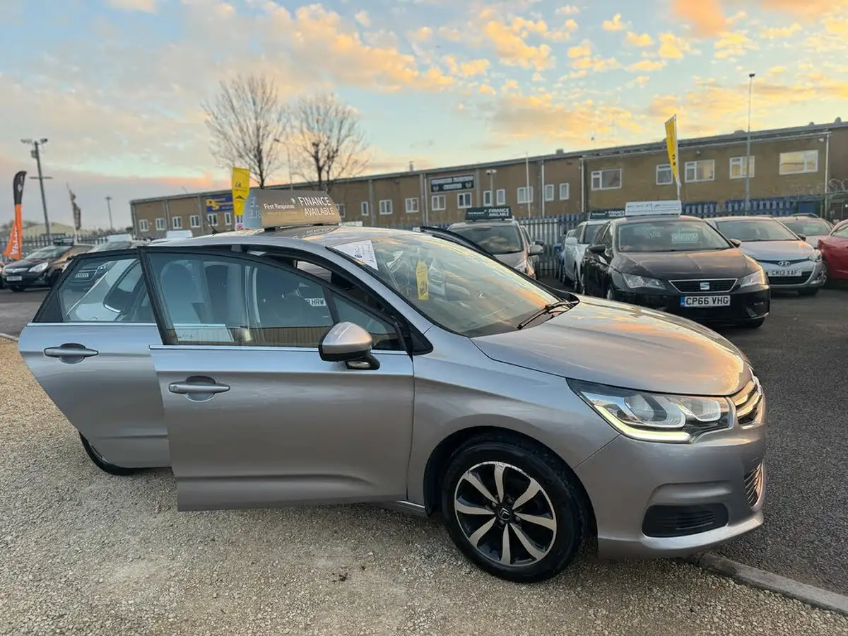 2017-citroen-c4-16bluehdi-edition-big-38