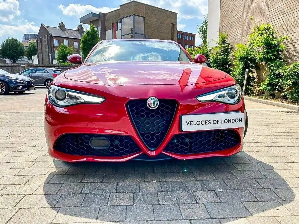 2018-alfa-romeo-giulia-20-veloce-big-1