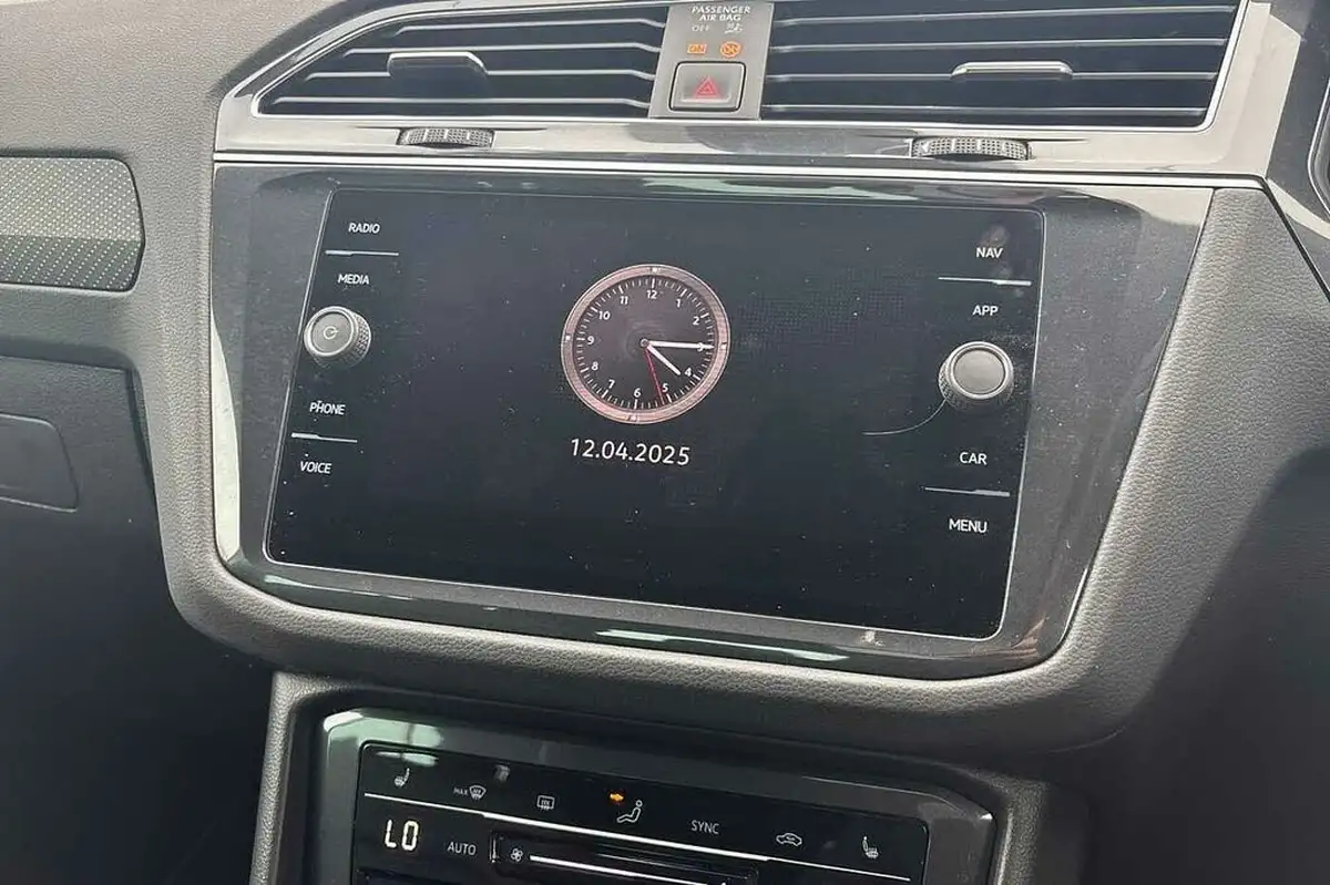 2022-volkswagen-tiguan-15-tsi-r-line-big-11