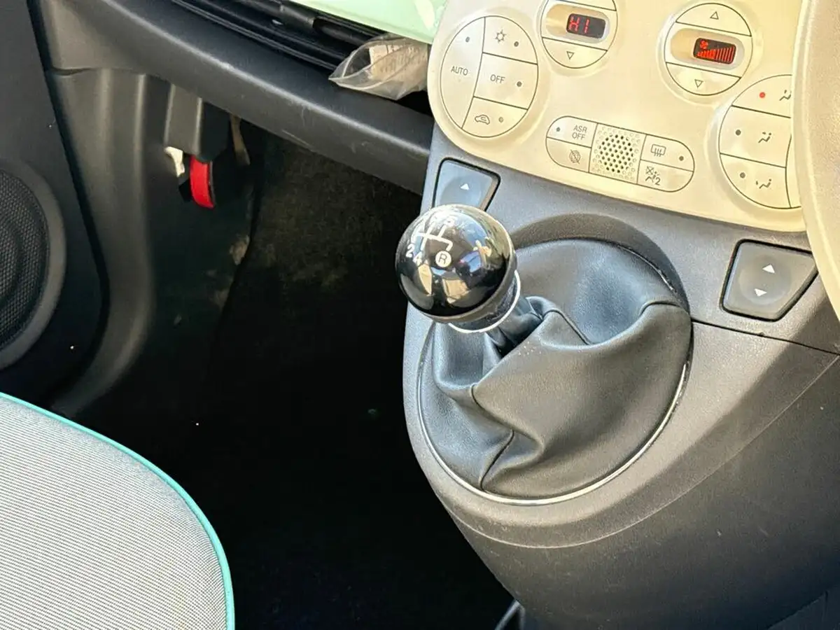 2015-fiat-500-09-lounge-85bhp-twinair-ss-big-18
