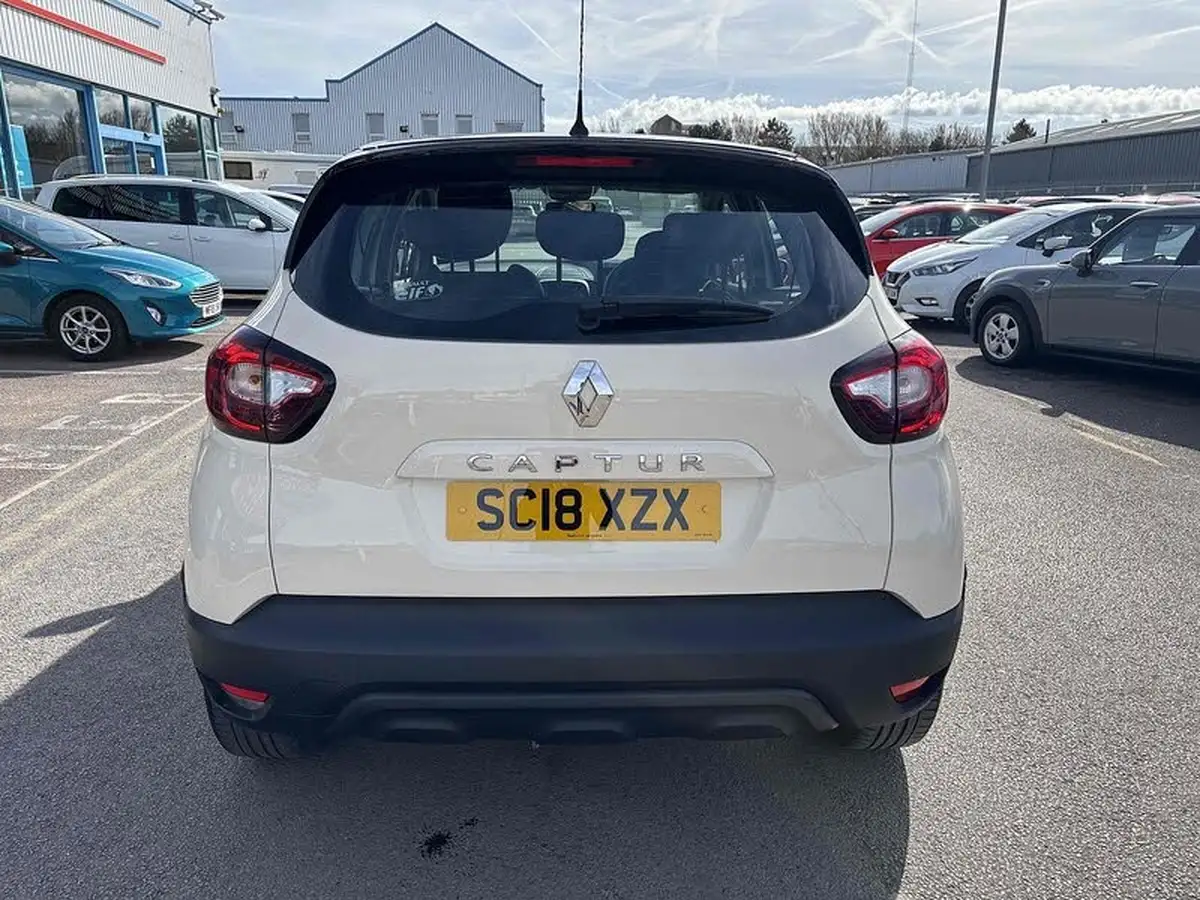 2018-renault-captur-09-tce-play-big-8
