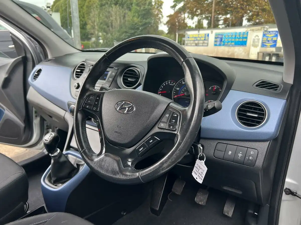 2014-hyundai-i10-10-premium-big-17