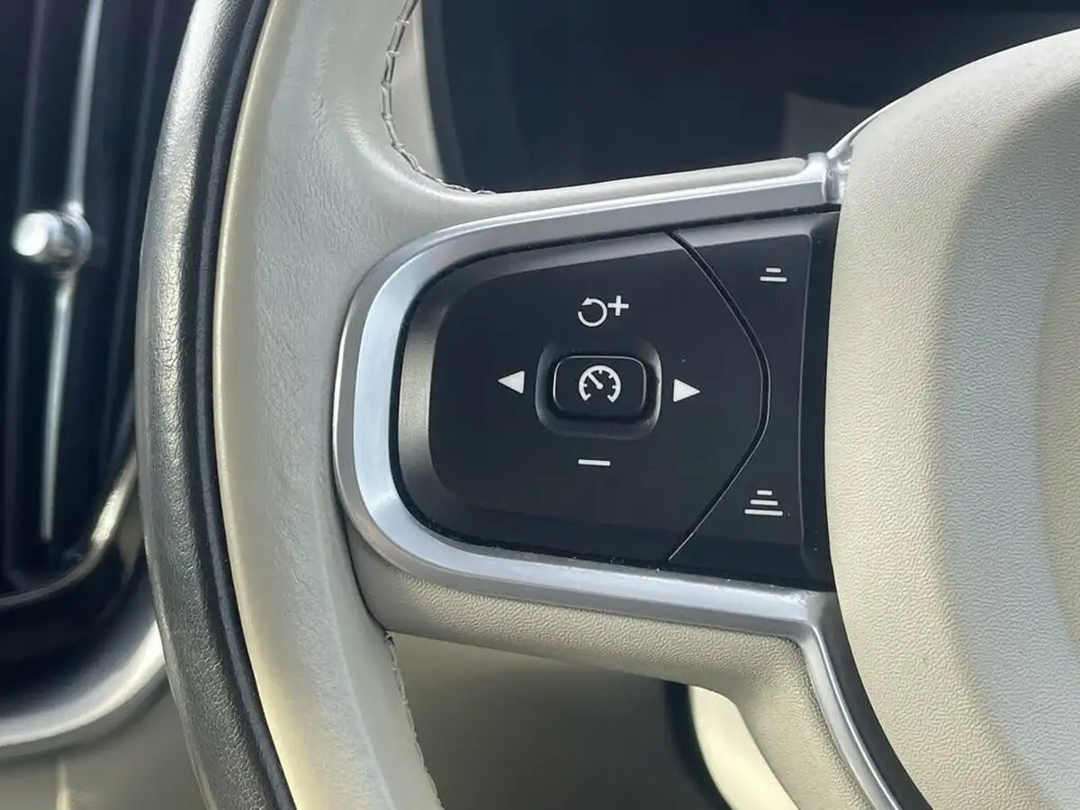 2019-volvo-xc60-20td-b4-momentum-big-15