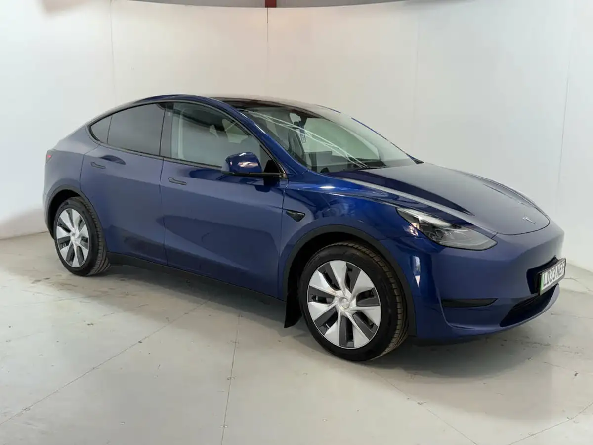 2023-tesla-model-y-e-rwd-big-0