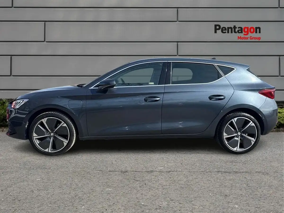 2021-seat-leon-14-e-hybrid-xcellence-lux-hatchback-big-11