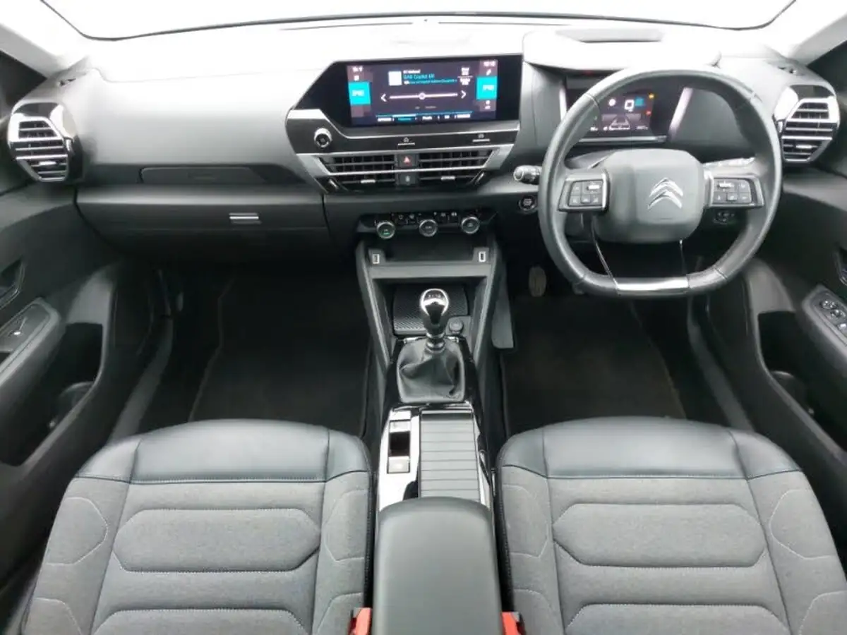 2022-citroen-c4-12-puretech-shine-130ps-big-2