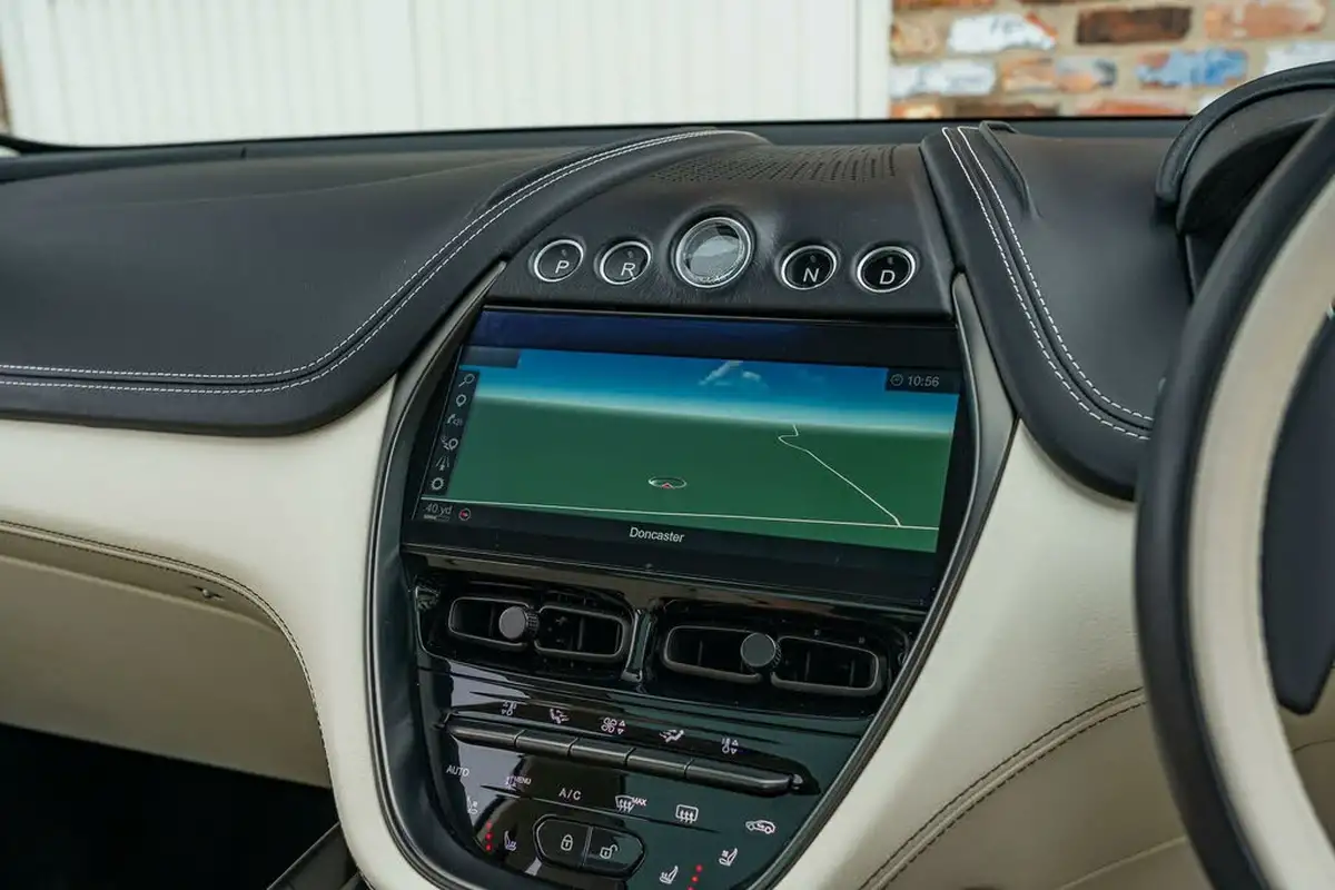 2020-aston-martin-dbx-40-v8-big-52