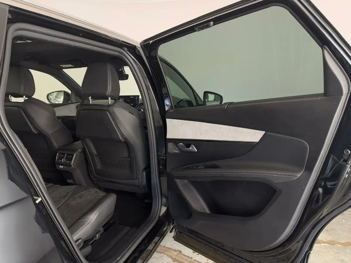 2021-peugeot-5008-suv-12-puretech-gt-premium-big-15