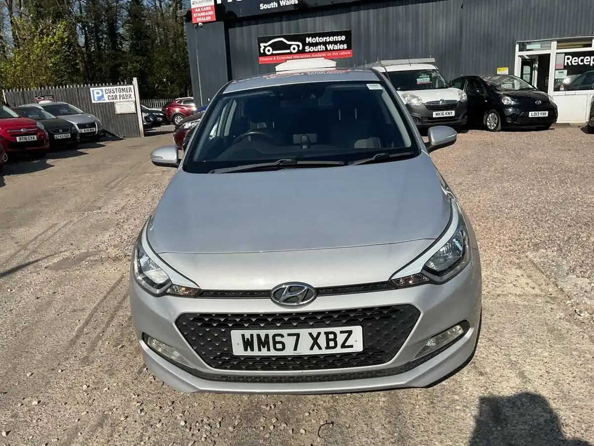 2018-hyundai-i20-12-se-hatchback-5d-big-41
