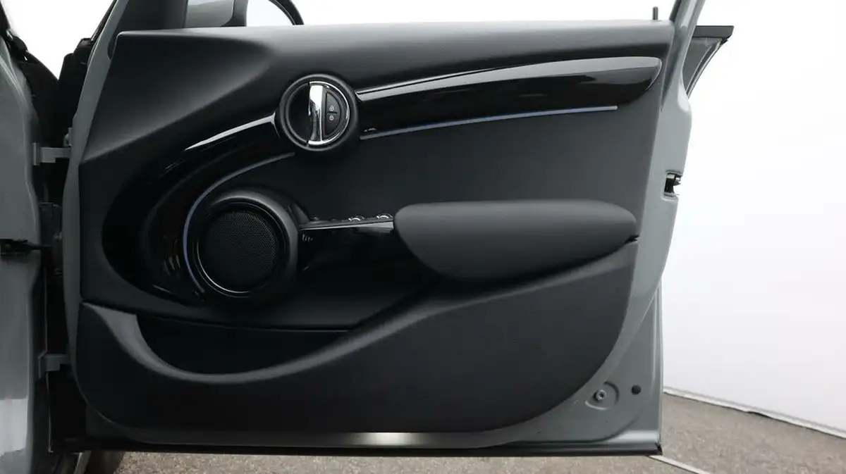 2022-mini-cooper-15-cooper-classic-hatchback-5d-big-15