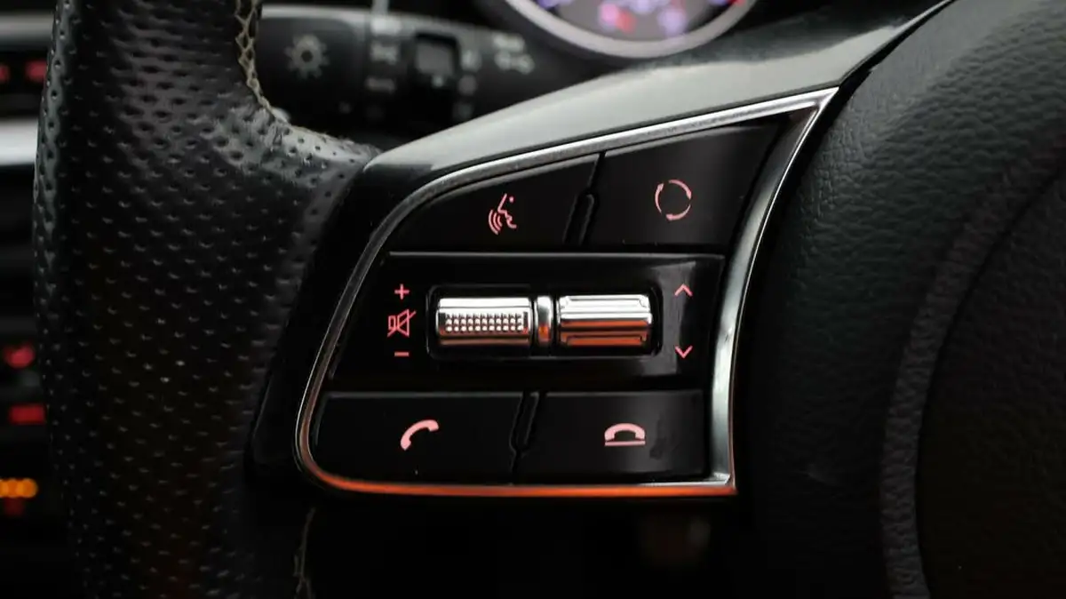 2021-kia-pro-ceed-15-t-gdi-gt-line-big-21