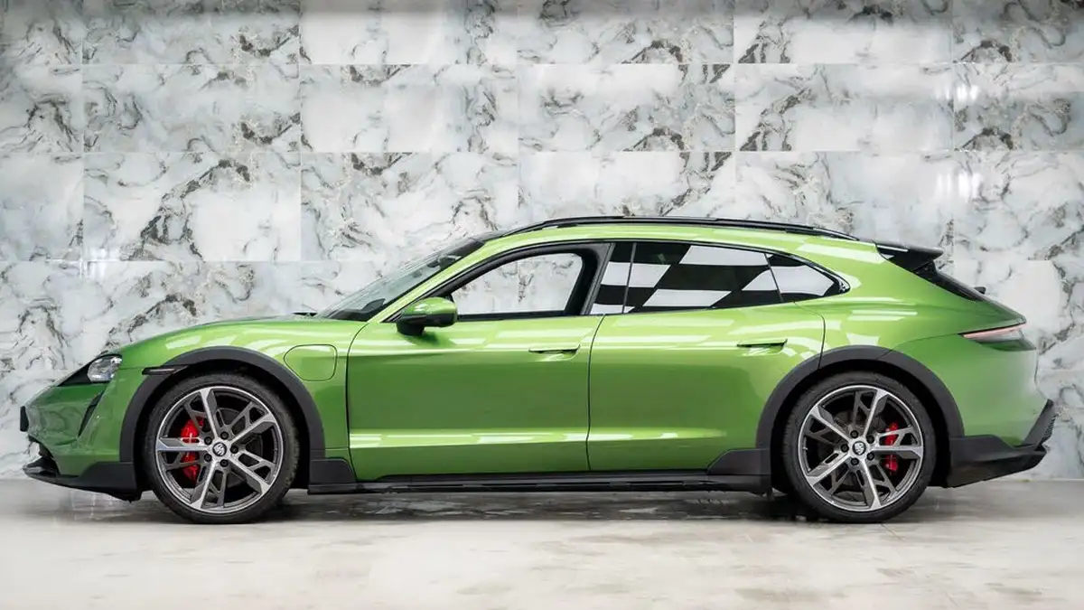 2021-porsche-taycan-e-4s-cross-turismo-awd-big-7