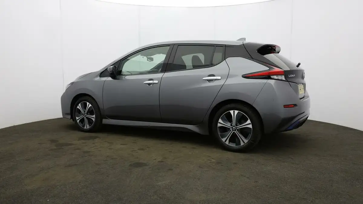 2021-nissan-leaf-e-tekna-big-58