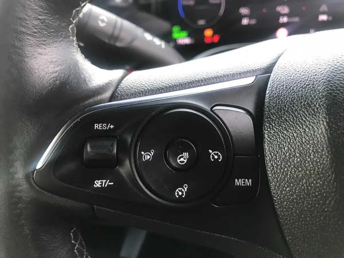 2023-vauxhall-mokka-e-gs-big-22