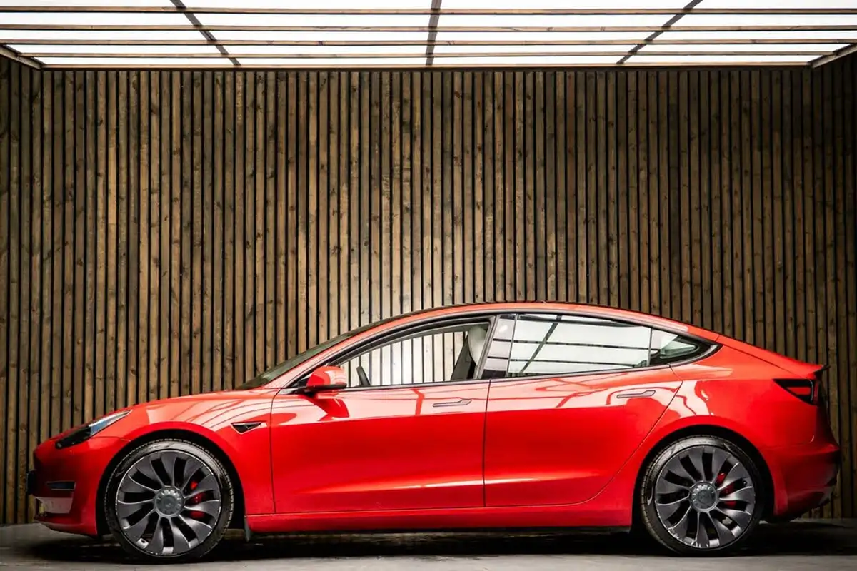 2020-tesla-model-3-e-performance-big-6
