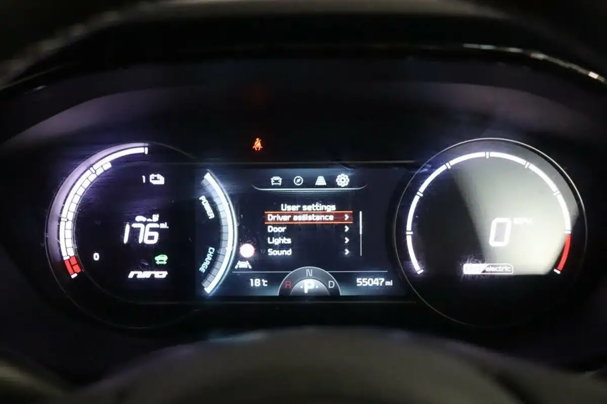 2020-kia-e-niro-ev-4-big-26