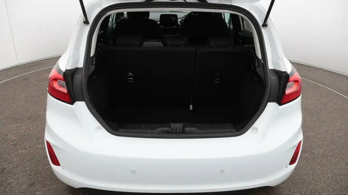 2023-ford-fiesta-10t-titanium-125ps-hybrid-mhev-big-17