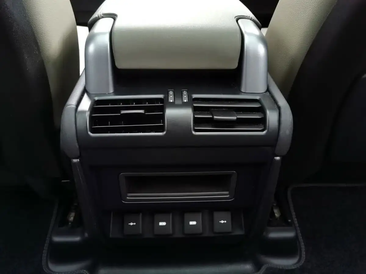 2020-land-rover-110-defender-20-d240-first-edition-110-big-28