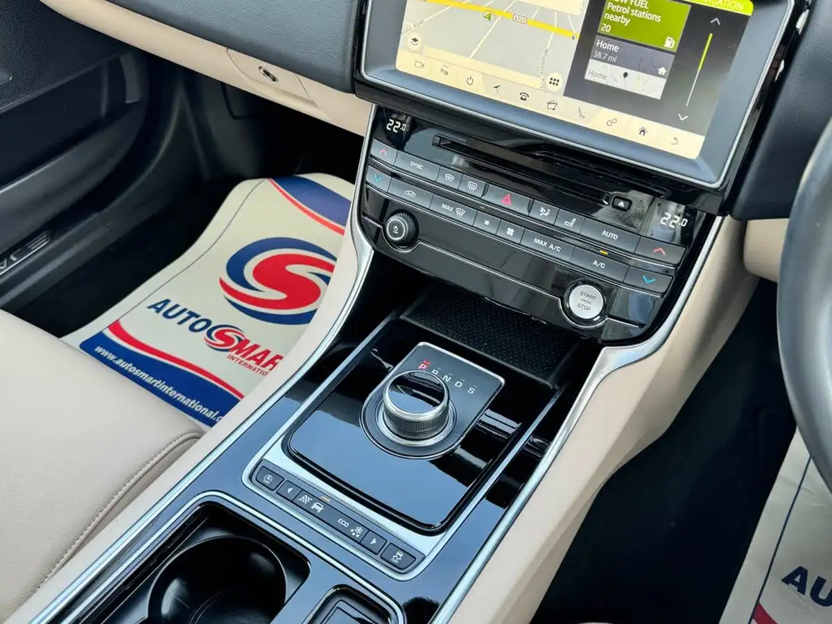 2018-jaguar-xe-20i-prestige-200ps-1997cc-big-26