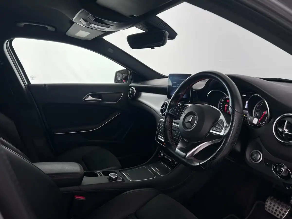 2019-mercedes-benz-gla-class-16-gla-180-amg-line-edition-7g-dct-big-11