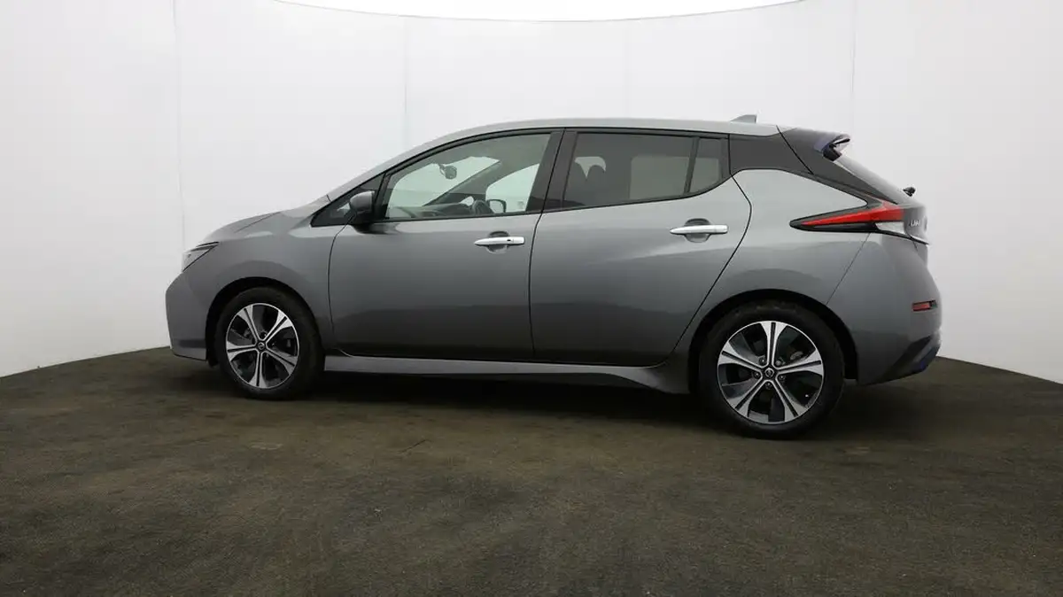 2021-nissan-leaf-e-tekna-big-60