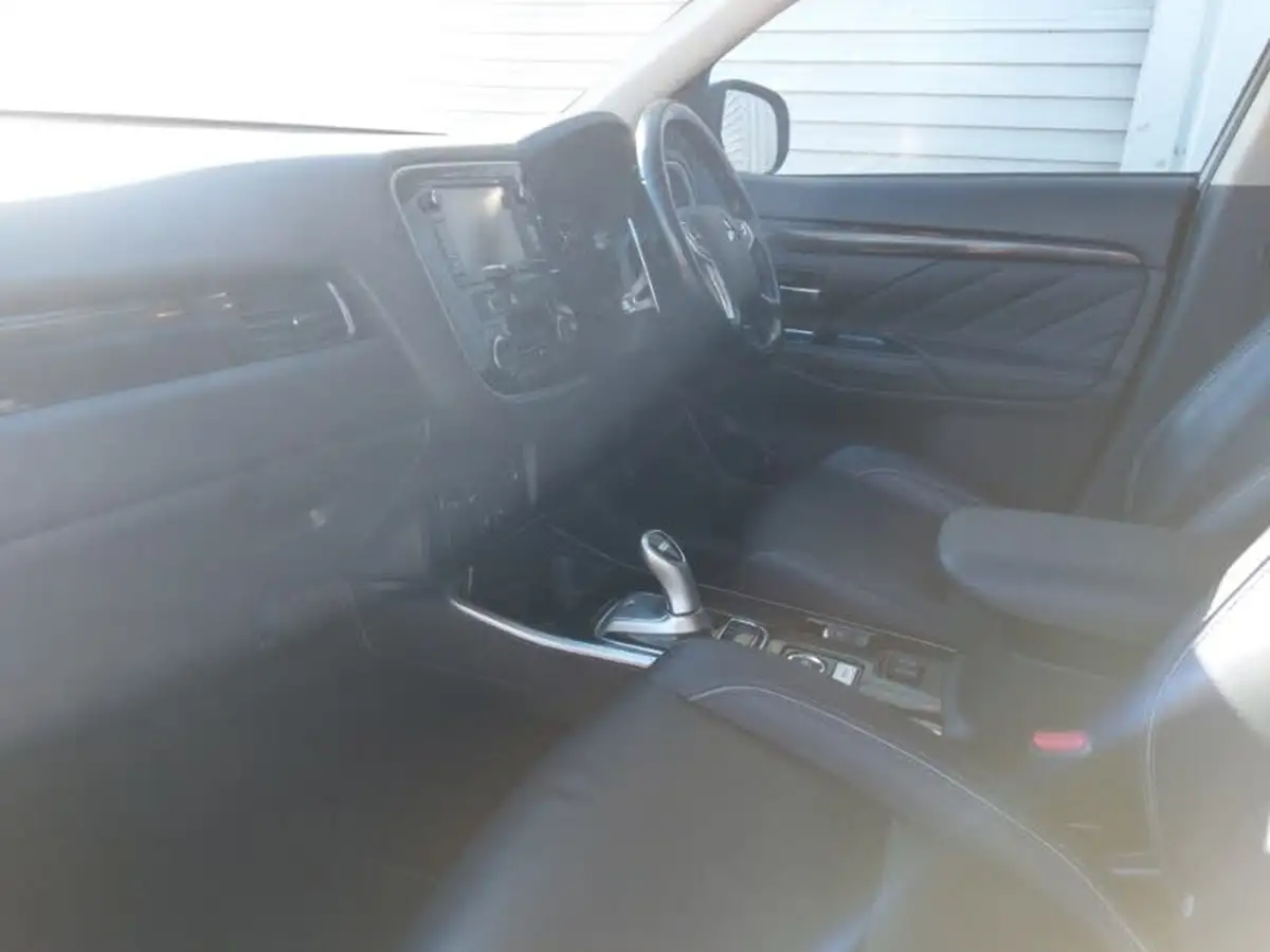2018-mitsubishi-outlander-20-4h-phev-big-4