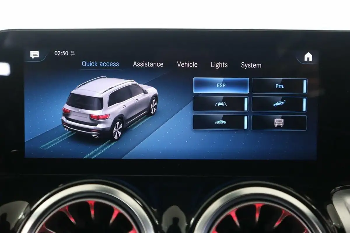 2023-mercedes-benz-glb-class-13-glb200-amg-line-executive-big-40