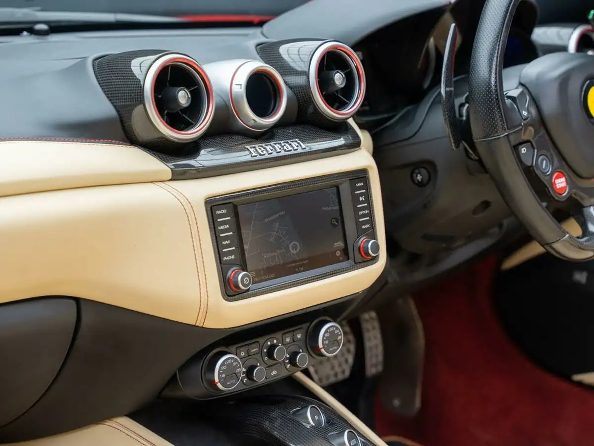 2016-ferrari-california-39-t-big-44