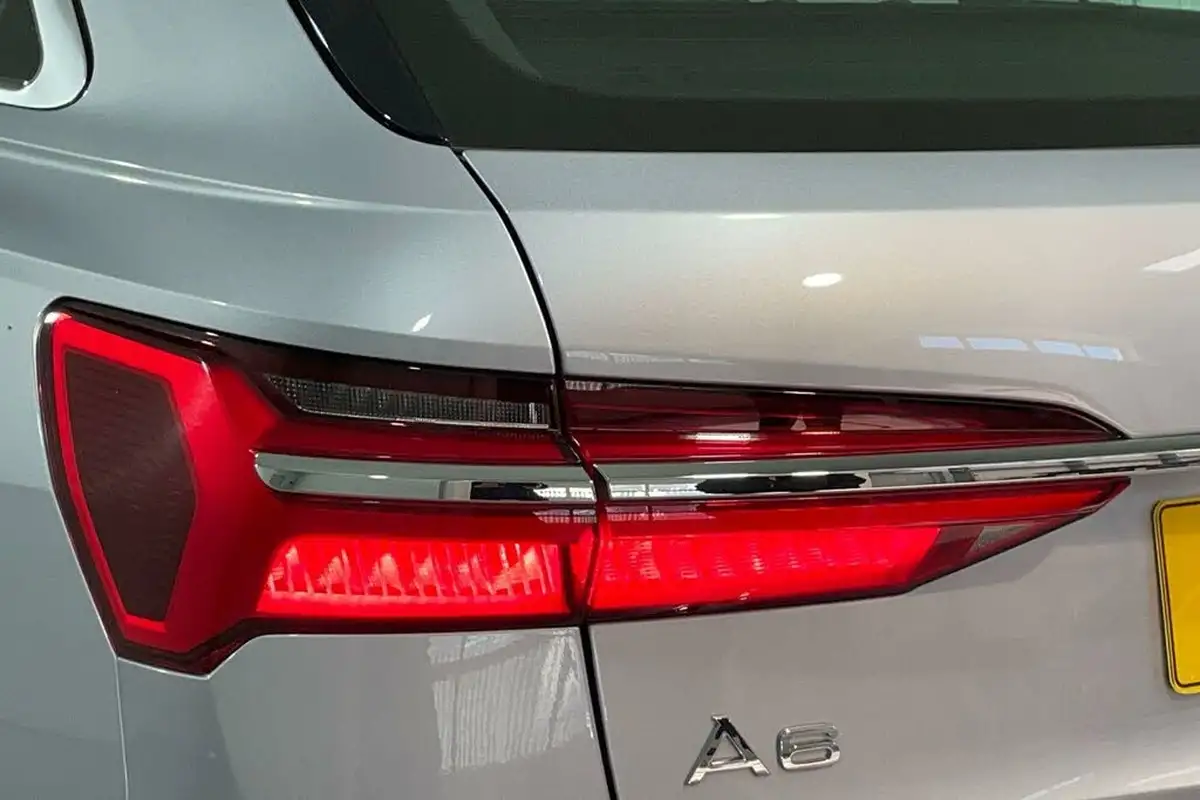 2022-audi-a6-avant-20-40-tfsi-sport-big-15