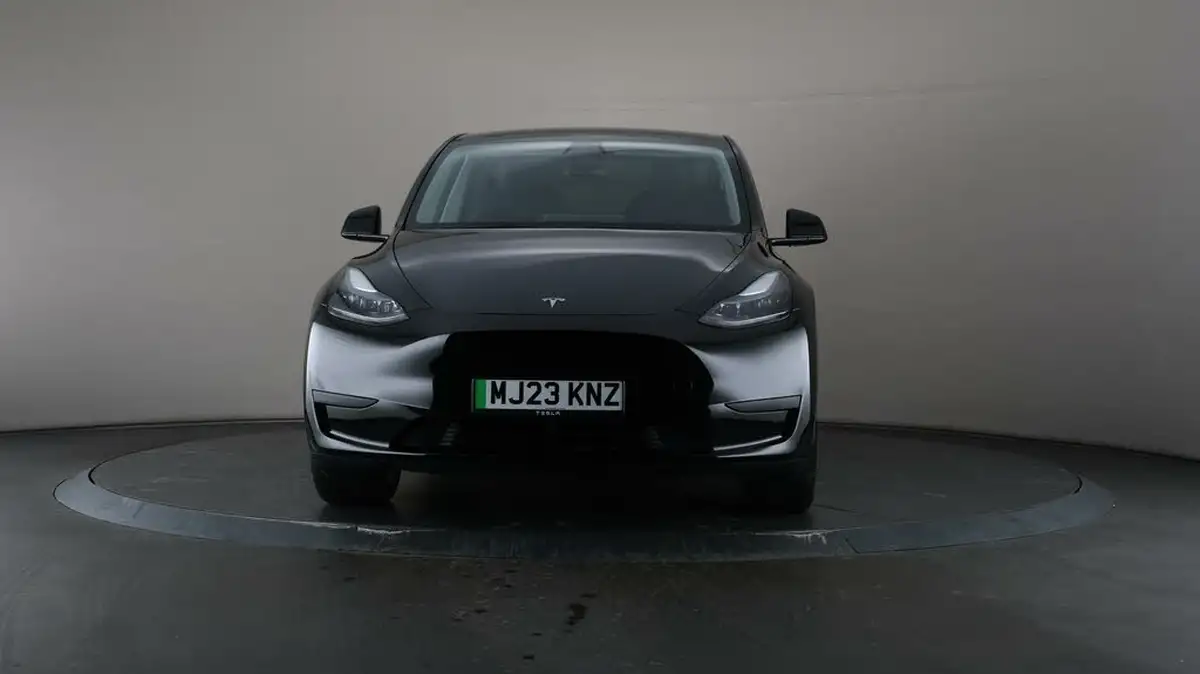 2023-tesla-model-y-e-rwd-big-2
