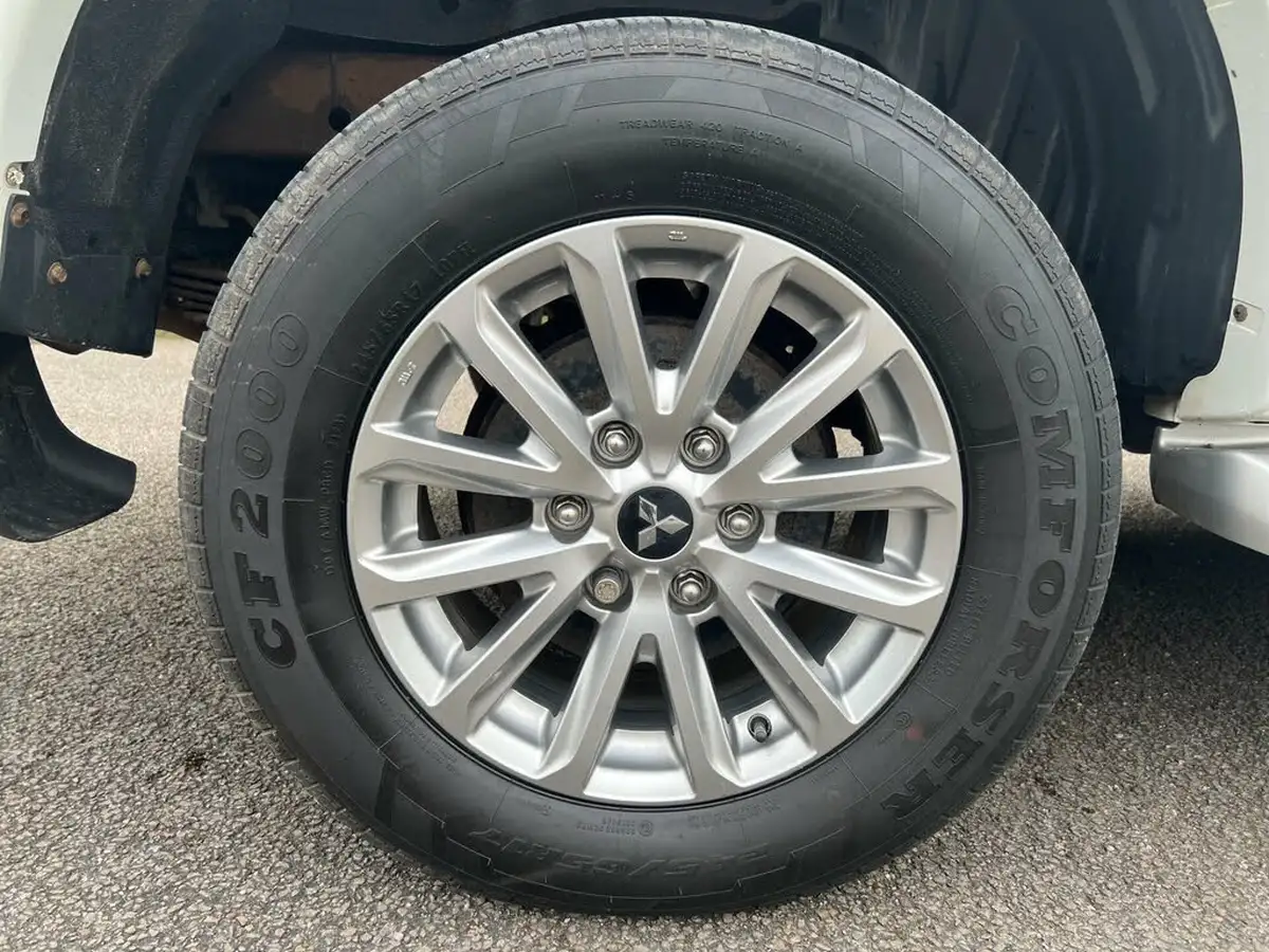 2017-mitsubishi-l200-24di-d-barbarian-178bhp-eu6-big-7