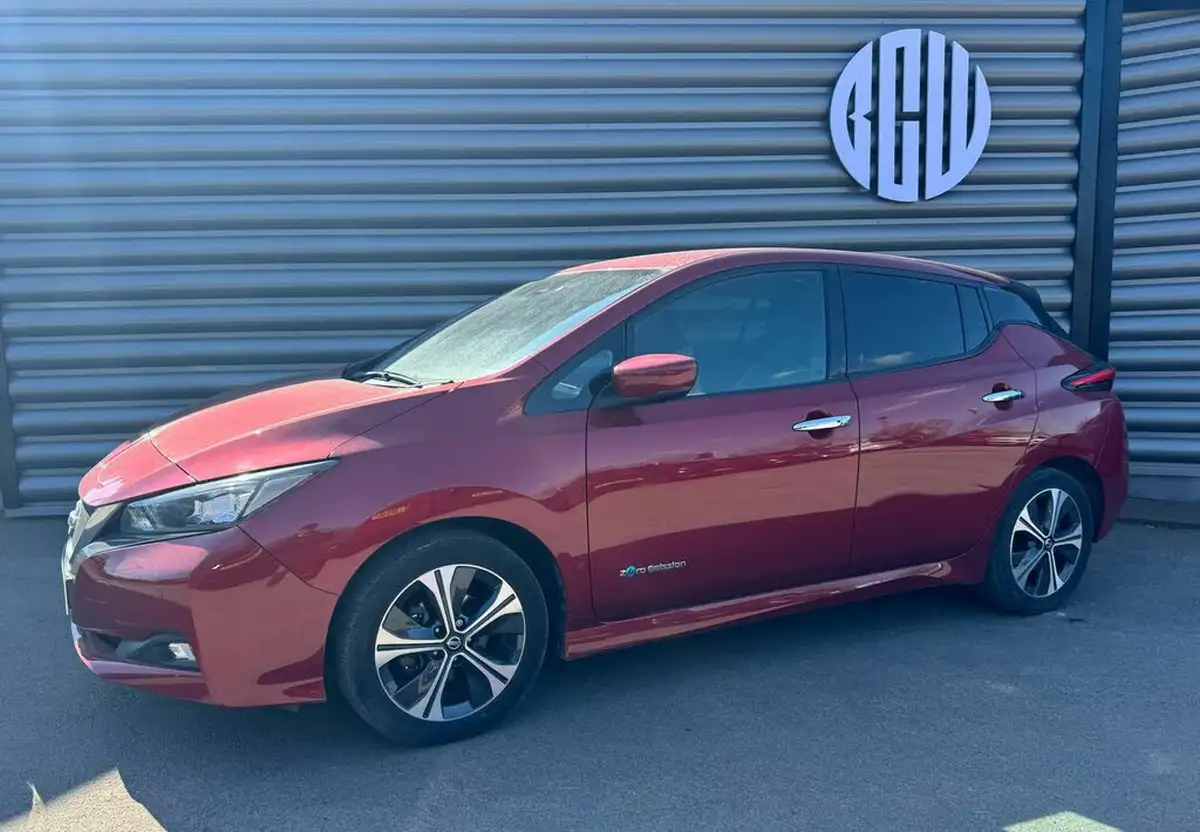 2019-nissan-leaf-e-tekna-big-1