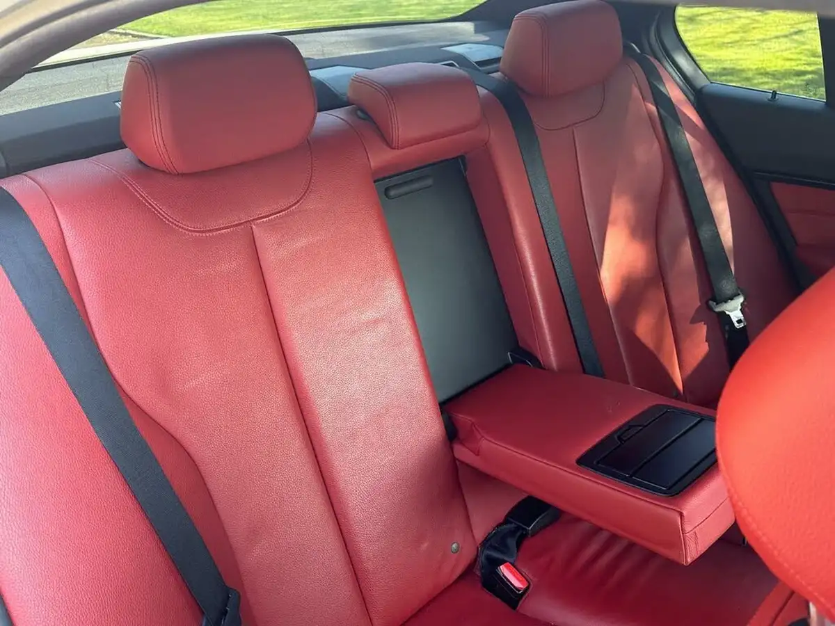 2015-bmw-3-series-big-24
