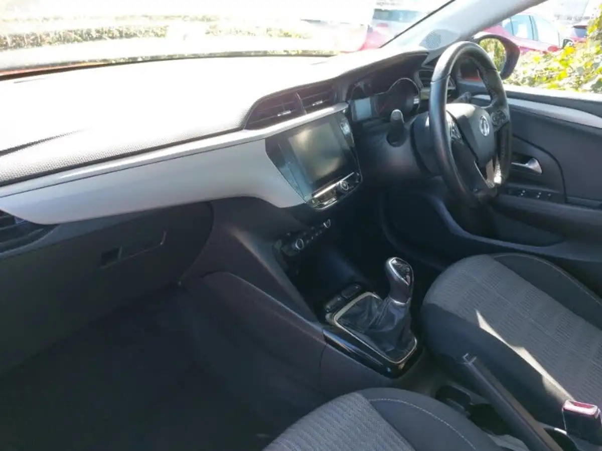 2022-vauxhall-corsa-12i-design-big-4