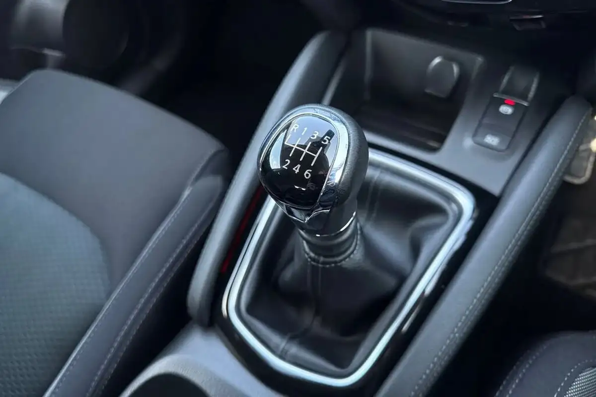 2020-nissan-qashqai-13-dig-t-n-connecta-140ps-big-22